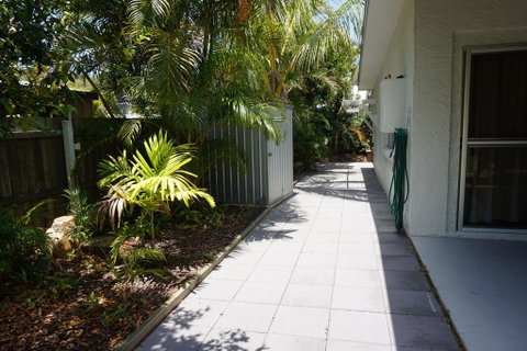 11 Bomburra Court - Rainbow Beach, Comfortable Beach House, Plenty Of Boat Parking - Mackay Tourism 3