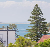 13 'Cote D'Azur' 61 Donald Street - Lovely unit with air con pool lift and WiFi - Mackay Tourism