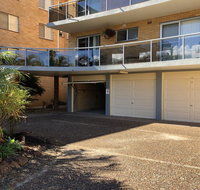 13 'Parkview' 11-13 Catalina Close - great location unit with a locked garage - Mackay Tourism