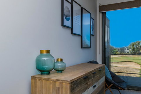 13 Shore Place - Mackay Tourism 3