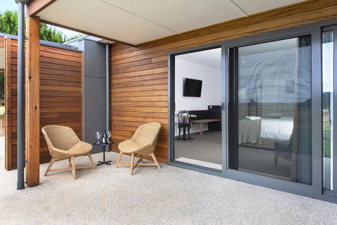 13th Beach Golf Lodges - Mackay Tourism 3