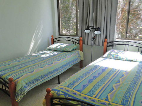 15 'Harbourside' 3-7 Soldiers Point Road - Right On The Waterfront - Mackay Tourism 3