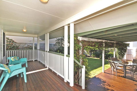 16 Beachway Pde, Marcoola: Linen Incl, WiFi, Pet Friendly, A/Cond. 500 BOND - Mackay Tourism 2