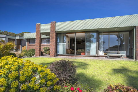 16 Shipton Cres - Secluded Away - Mackay Tourism 3