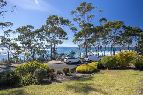 16 Shipton Cres - Secluded Away - Mackay Tourism 0