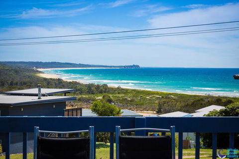 17 Dulling Street - Beach House - Mackay Tourism 0