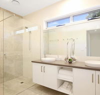 18 on Rayner - swish apartment Myrtleford - Mackay Tourism