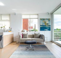 2 Bedroom Apartment with Bay View - Mackay Tourism