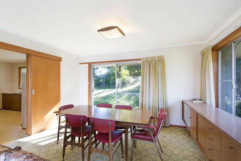 2 Water Crescent - Retro Haven - Mackay Tourism 2