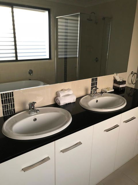 21 On Hursley Motel Apartments - Mackay Tourism 3