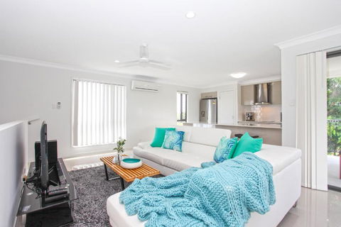 Beach Breeze Holiday House - Mackay Tourism 1