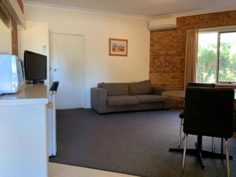 Broadford Sugarloaf Motel - Mackay Tourism 2