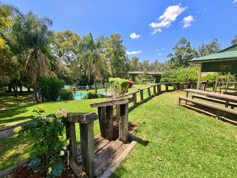 Bridge Motel Wellington - Mackay Tourism 0