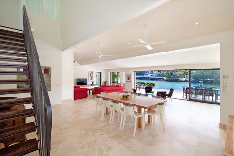 Canalfront Retreat, Private Jetty & Pool - Mackay Tourism 1