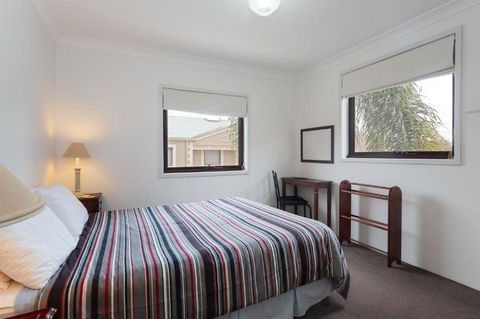 Carindale, 2 19-23 Dowling Street - First Floor Unit With Air Con, Complex Pool And Tennis Court - Mackay Tourism 4