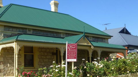 Cabernet Cottage - Mackay Tourism 1