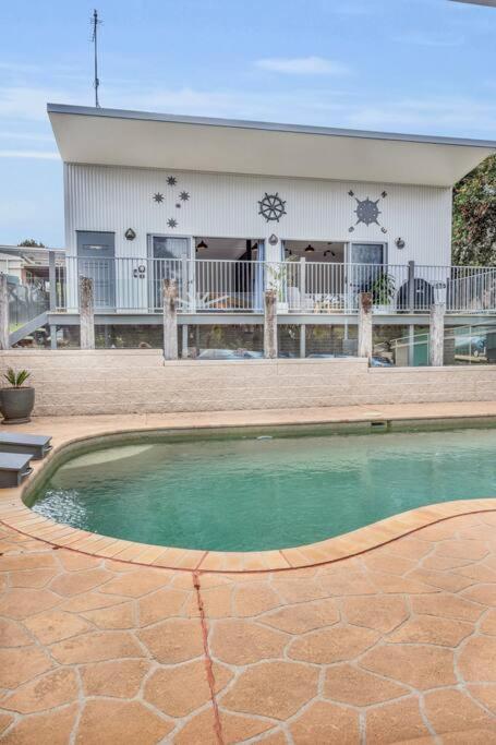 Cabin Getaway In Tathra - Mackay Tourism 4