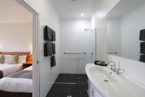 Cadman Motor Inn And Apartments - Mackay Tourism 3