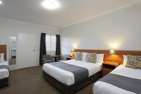 Cadman Motor Inn And Apartments - Mackay Tourism 2