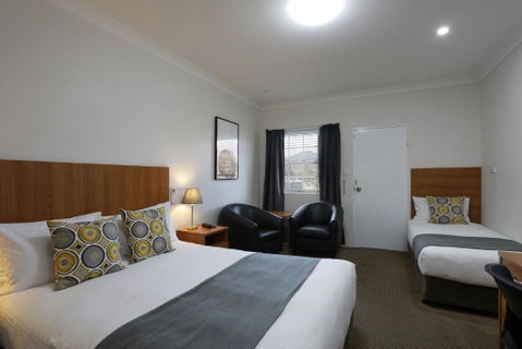 Cadman Motor Inn And Apartments - Mackay Tourism 0