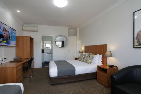 Cadman Motor Inn And Apartments - Mackay Tourism 4