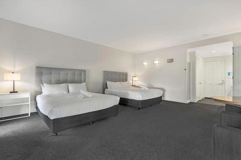 Caledonian Hotel Echuca - Mackay Tourism 1