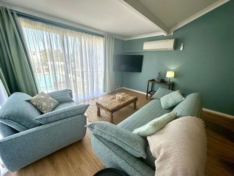 Cape View Beach Resort - Endless Summer - Mackay Tourism 1