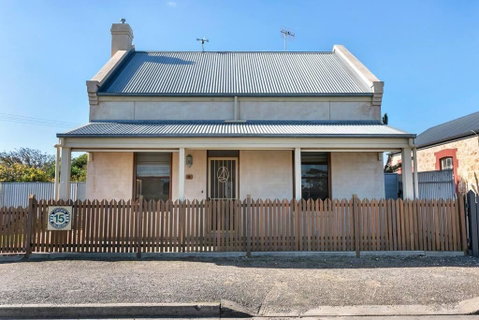 Captains Quarters Goolwa - Mackay Tourism 0