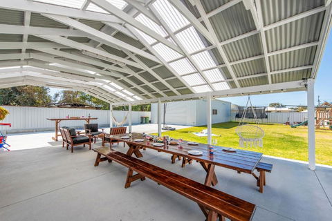 Captains Retreat - Coastal Vibe - Mackay Tourism 0