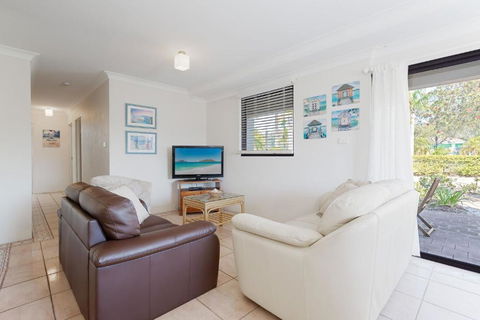 Carindale, 13 19 Dowling Street - Ground Floor Unit With Complex Pool And Tennis Court - Mackay Tourism 2