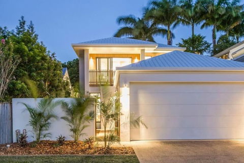Carinya - Secluded Luxury Minutes From The Beach - Mackay Tourism 0