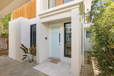 Carinya - Secluded Luxury Minutes From The Beach - Mackay Tourism 1