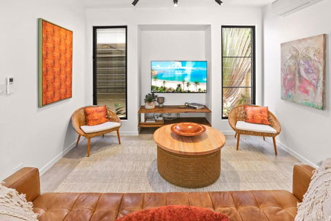 Carinya - Secluded Luxury Minutes From The Beach - Mackay Tourism 2