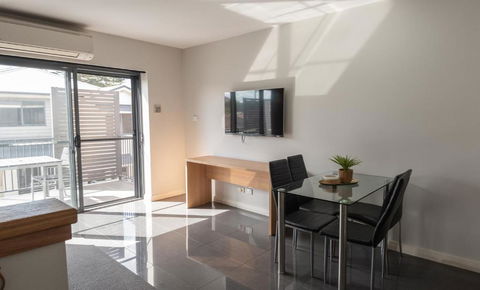 Cardiff Executive Apartments - Mackay Tourism 4