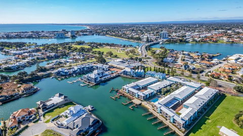 C Mandurah Apartment Resort - Mackay Tourism 0