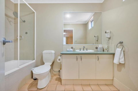 C Mandurah Apartment Resort - Mackay Tourism 4