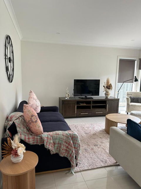 Charming And Cosy On Riverside, Air-Conditioned - Mackay Tourism 4