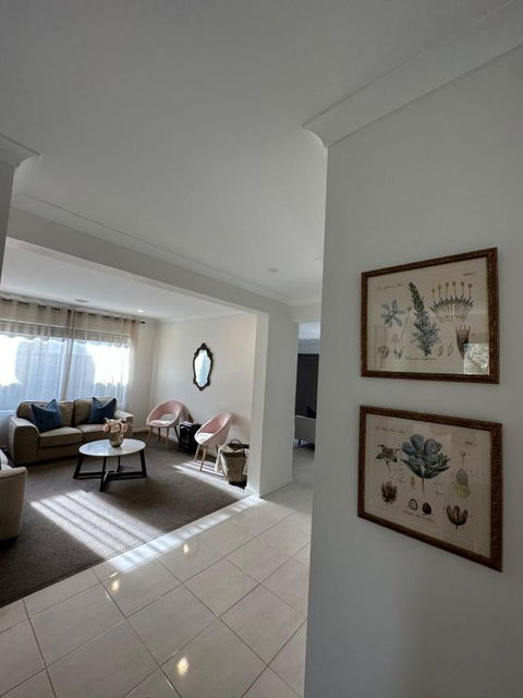 Charming And Cosy On Riverside, Air-Conditioned - Mackay Tourism 3