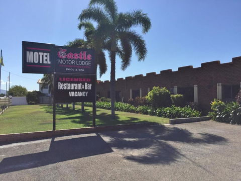 Castle Motor Lodge - Mackay Tourism 4