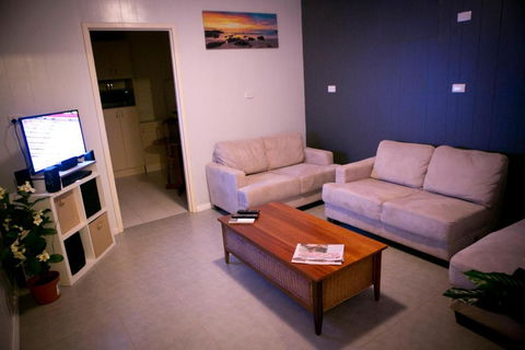 Cave Place Units - Mackay Tourism 0