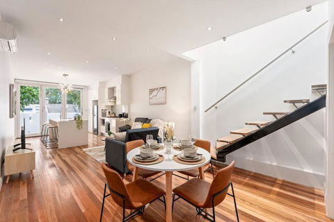 CBD Chic 3 Bedroom Stay - Walk To Darling Harbour & Fish Market. (27) - Mackay Tourism 1
