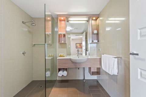 CBD Executive Apartments - Mackay Tourism 1