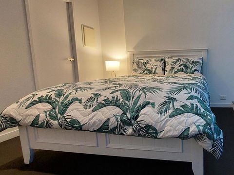 CBD Modern 2B2B Apt, Indoor Pool Sauna, Nice View - Mackay Tourism 1