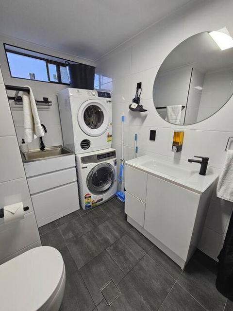 Central 2 Beddy On Beach Road! - Mackay Tourism 3