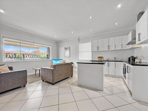 Central Armidale 2-Bedroom Apartment - Mackay Tourism 2