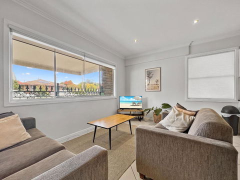 Central Armidale 2-Bedroom Apartment - Mackay Tourism 1