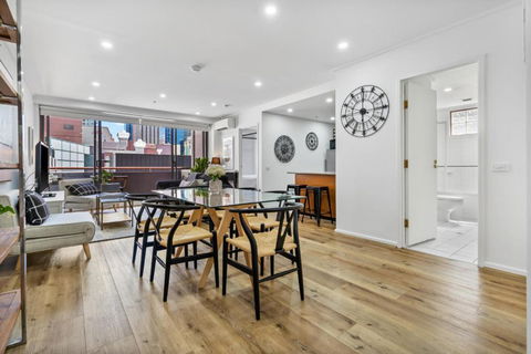 Central City Chic - Sleeps 6, Free Parking - Mackay Tourism 1