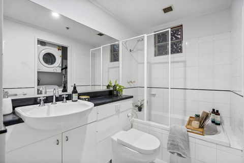 Central City Chic - Sleeps 6, Free Parking - Mackay Tourism 4