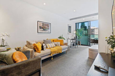 Central Entertainer With Panoramic City Views - Mackay Tourism 0
