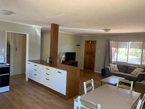Central, Tidy And Private 3 Bedroom - Mackay Tourism 0